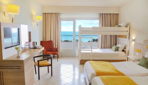 Habitación familiar, vistas al mar