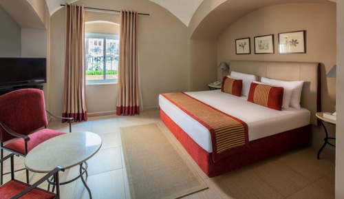 Suite junior, vistas a la piscina