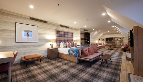 Suite (The Loch)