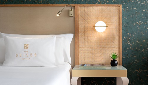 Sherry, 2 twin beds