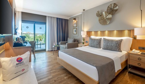 Superior Room Side Sea View