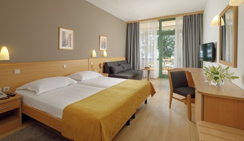 Premium room with balcony, Sea side