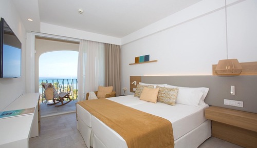 Habitación doble superior, balcón, vistas al mar