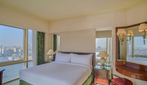 Suite, 1 habitación, en esquina (1 King Bed, Nile View)