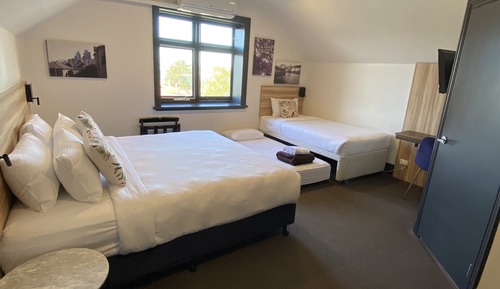 King Room with Ensuite 