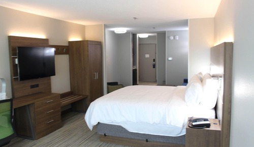 Suite, 1 cama de matrimonio grande, accesible en silla de ruedas (Roll-In Shower)