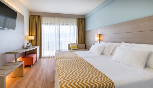 Habitación Doble, 2 Adultos y 1 niño