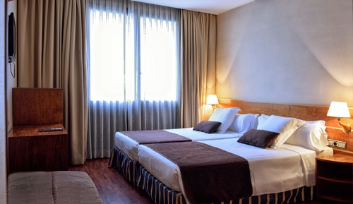 Habitación estándar con 1 cama doble o 2 individuales