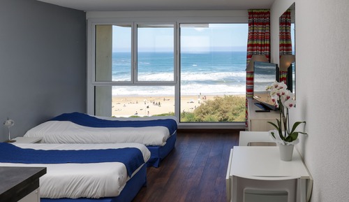 Estudio, vistas al mar