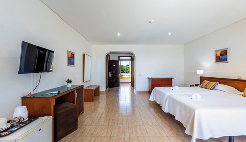 Habitación familiar (2 Adultos + 2 Niños)