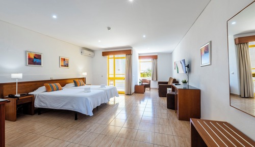 Habitación familiar (2 Adultos + 1 Niño)
