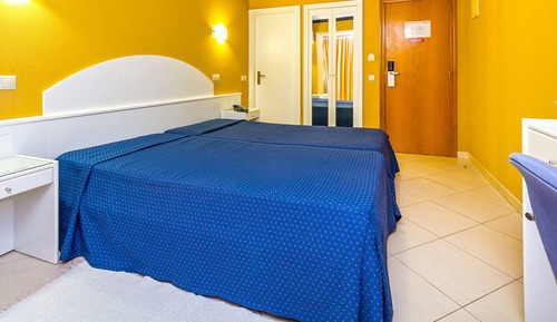 Habitación con 1 cama doble o 2 individuales