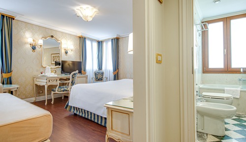 Habitación junior (Grand Canal View)