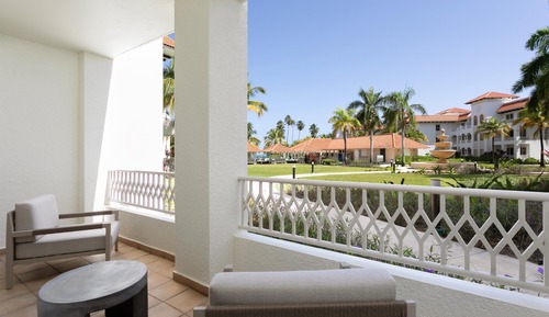 Villa Deluxe (2 QUEEN BEDS)