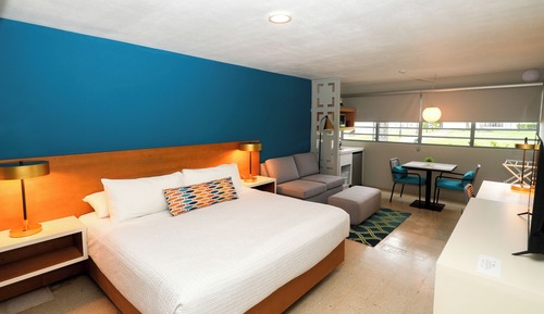Estudio, 1 cama de matrimonio grande, cocina básica