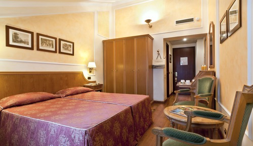 Habitación Deluxe con 1 cama doble o 2 individuales (Partial Lake or Pool side)