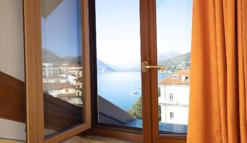Camera Mansarda Matrimoniale/Doppia con Letti Singoli con Vista Lago