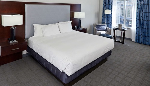 Estándar con cama de matrimonio King