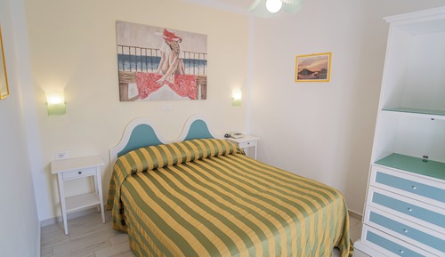Habitación cuádruple económica