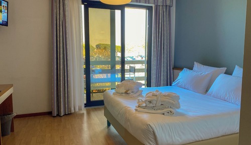 Superior Double Room with Side Lake View
