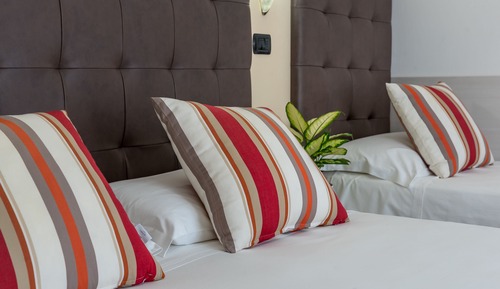 Habitación triple Confort, balcón, vistas al mar
