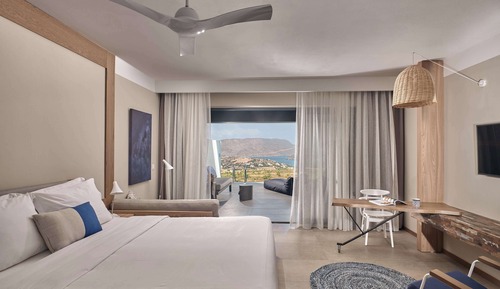 Sapphire Zen Suite, sharing pool