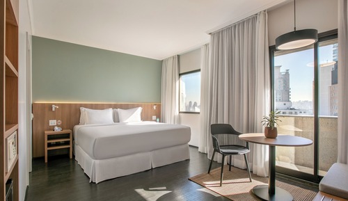 Innside, 1 cama de matrimonio grande, balcón, vistas a la ciudad