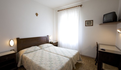 Habitación con 2 camas individuales