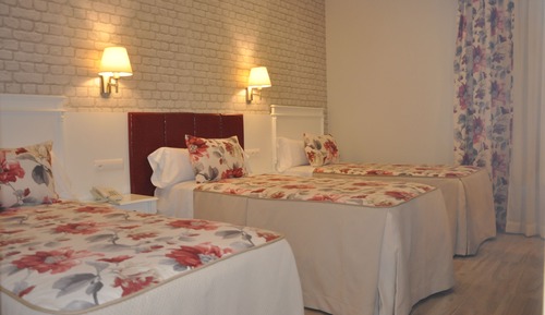 Habitación doble (with extra bed)