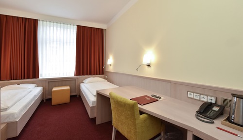 Habitación clásica con 2 camas individuales