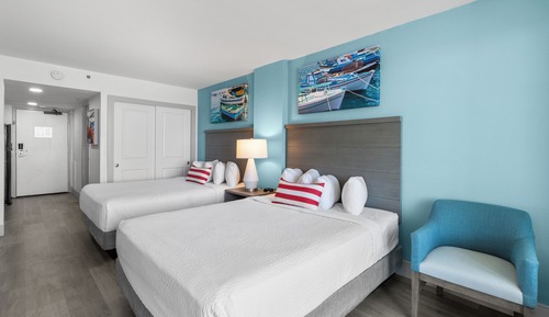 Pinnacle Oceanfront Deluxe Queen Efficiency