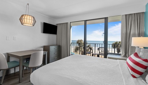 Schooner Oceanfront Deluxe Junior Suite