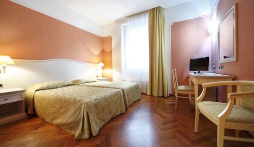 Habitación estándar con 1 cama doble o 2 individuales