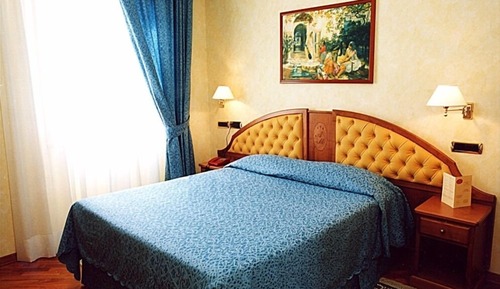 Habitación clásica doble (with extra bed)
