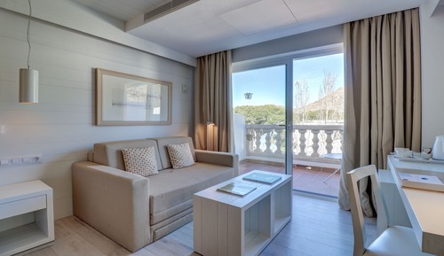 Habitación doble, balcón, vistas parciales al mar