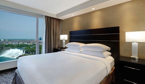 Suite, 1 cama de matrimonio grande con sofá cama (Fallsview)
