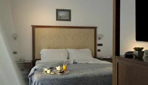 Habitación Confort con 1 cama doble o 2 individuales