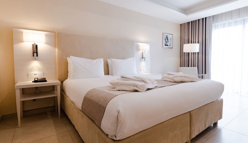 Habitación Deluxe con 1 cama doble o 2 individuales, bañera de hidromasaje