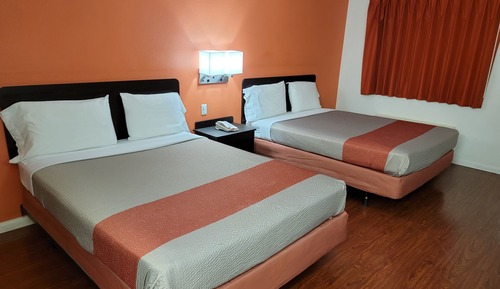 Habitación estándar, 2 camas de matrimonio, fumadores