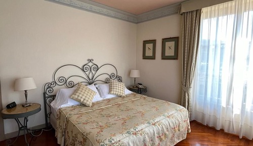Habitación Deluxe con 1 cama doble o 2 individuales, vistas al lago