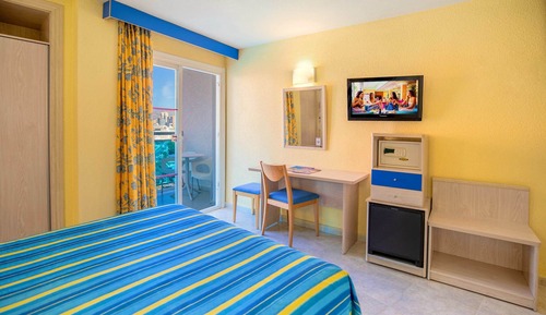 Habitación doble, terraza (2 adults and 1 child)