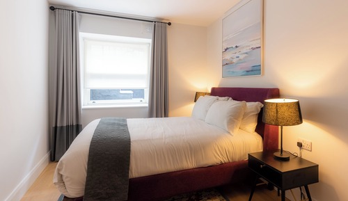 Superior Two Bedroom Lower Ground Floor Apartment (150m from Isaacs Hotel) Access By Stairs Only