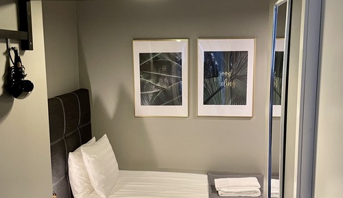 Habitación individual, sin ventanas