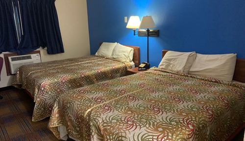 Habitación cuádruple económica, 2 camas de matrimonio, no fumadores