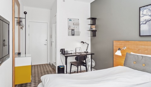 Small (1 semidouble bed 140x200cm)