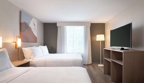 Habitación, 2 camas de matrimonio, accesible para personas con discapacidad, bañera (Mobility)