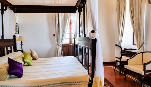 Habitación superior con 1 cama doble o 2 individuales, vistas al mar