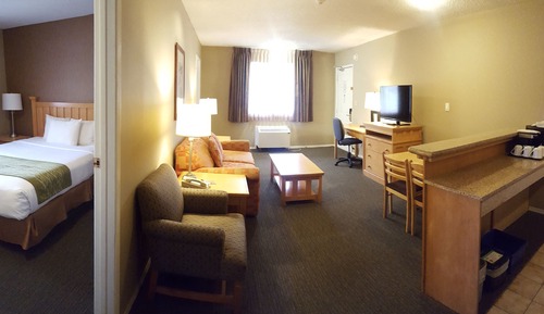 Suite, 1 Queen Bed and 2 Single Beds, Plus Sofabed, Non Smoking