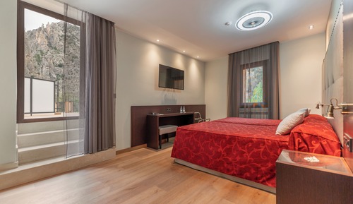 Habitacion familiar comunicada 5 pax