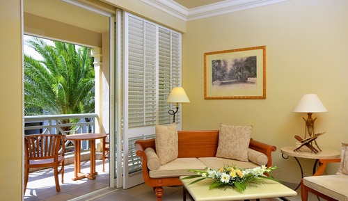 Suite sénior, vistas al jardín